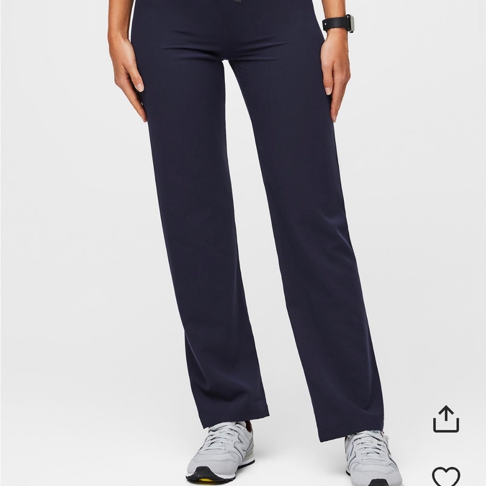 Figs women’s Livingston basic scrub pants